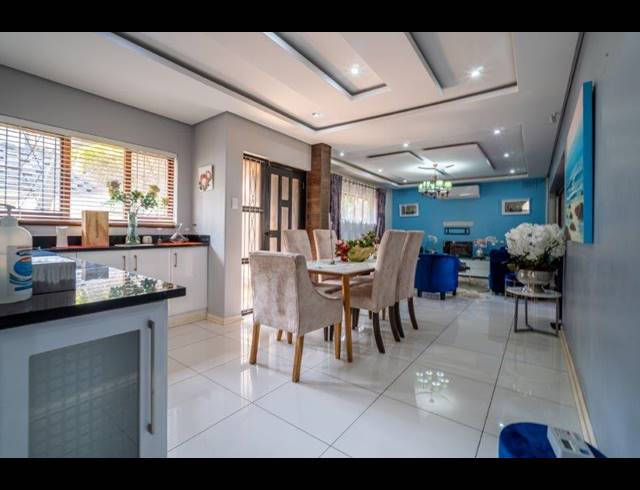 3 BEDROOM HOUSE FOR SALE IN BLUFF
